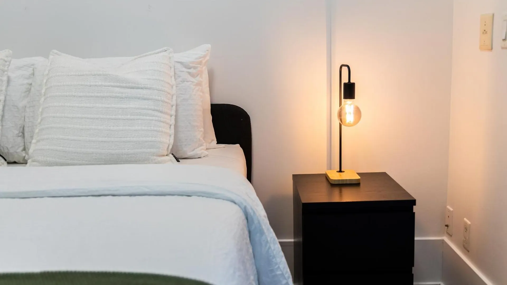Lägenhet Lovely 1 Bedroom Suite,Gym,Pool, Mtcc, Cn Tower Toronto Kanada