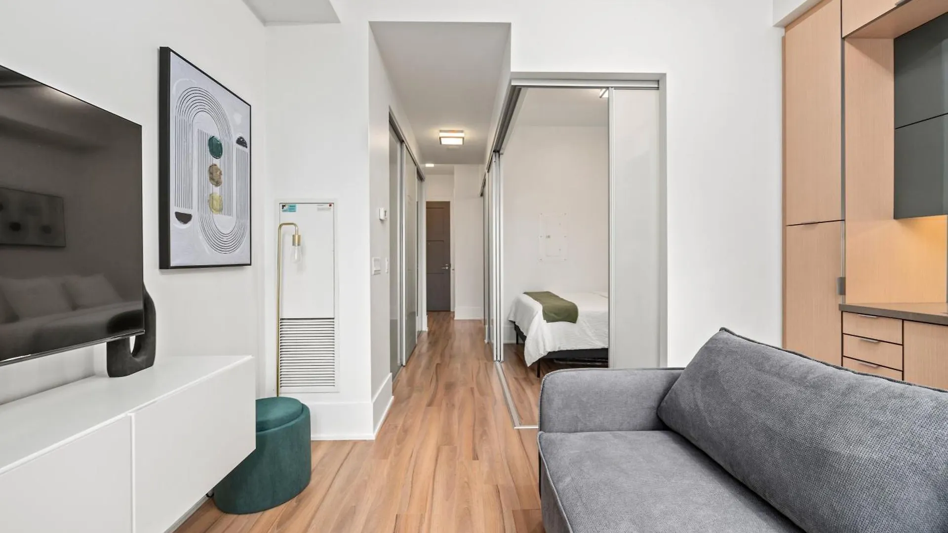 Lovely 1 Bedroom Suite,Gym,Pool, Mtcc, Cn Tower Toronto 0*,